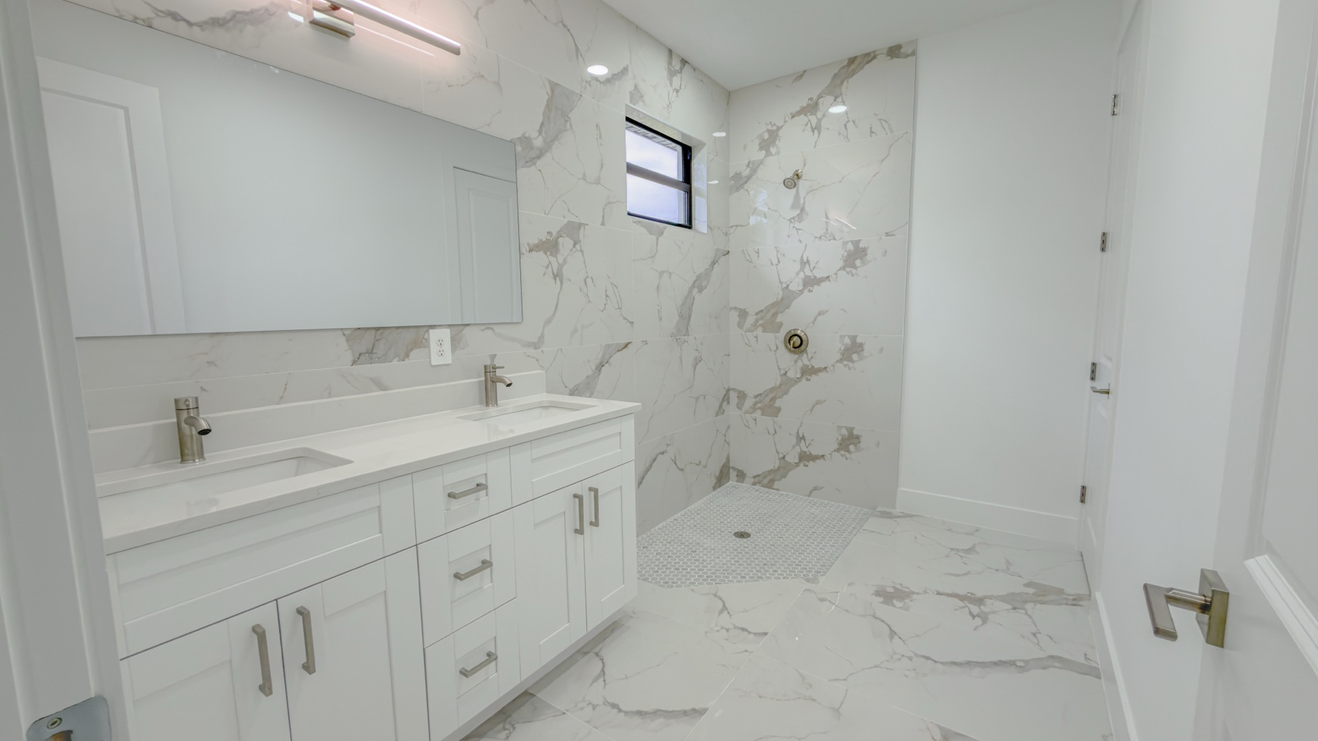 Primary bath wide